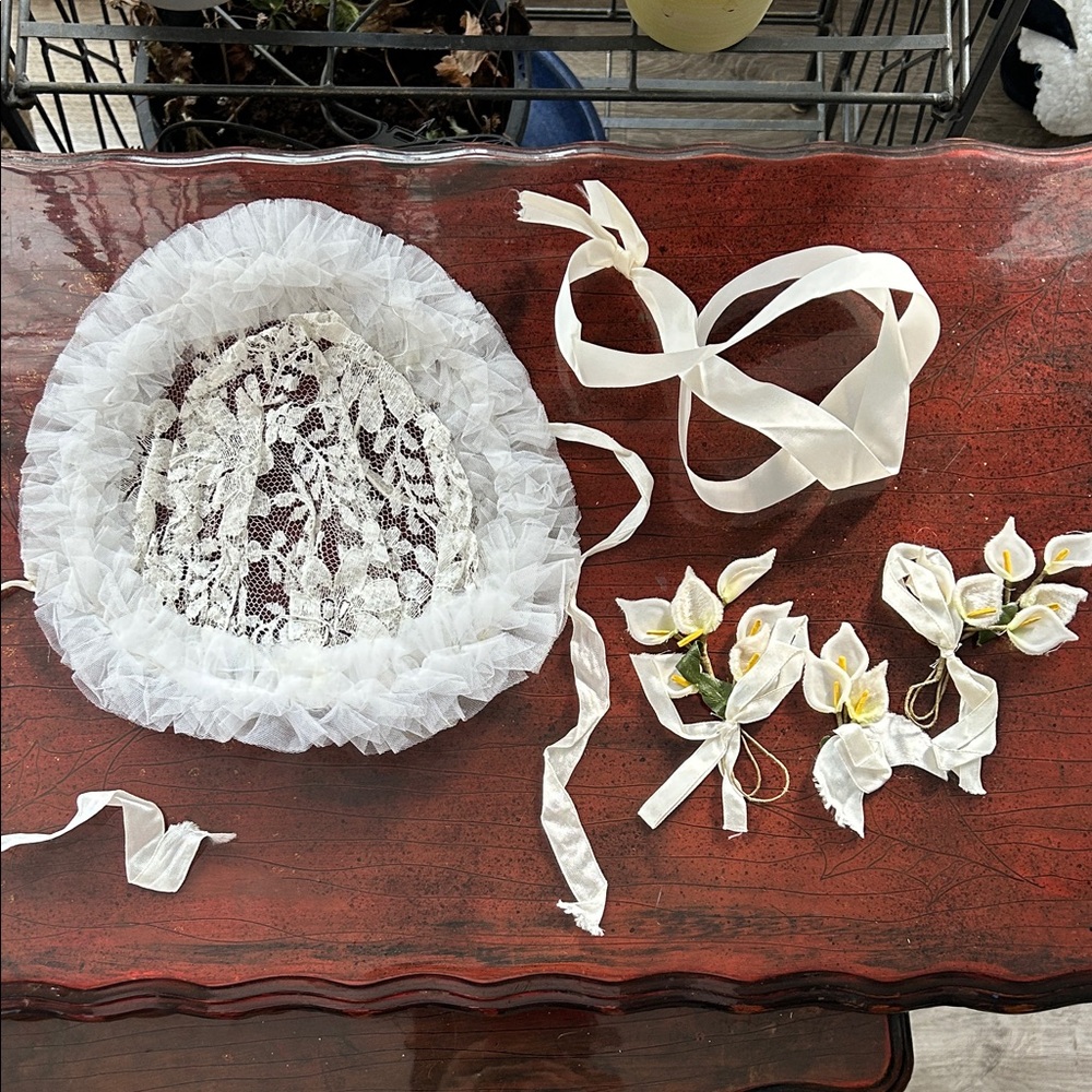 Chic White Lace Bonnet with Floral Details